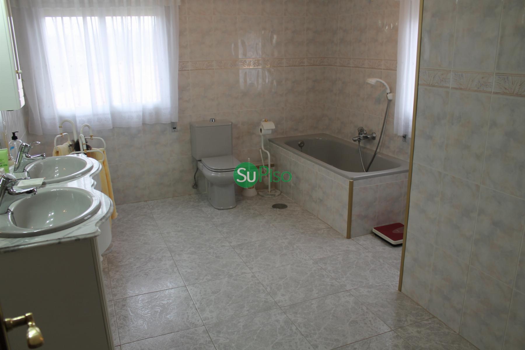 For sale of house in Borox