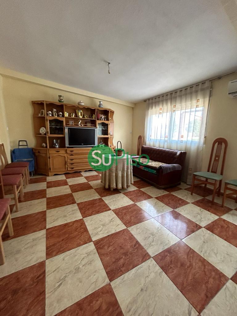 For sale of chalet in Yeles