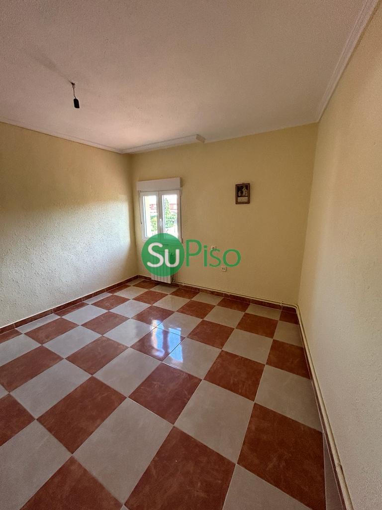 For sale of chalet in Yeles