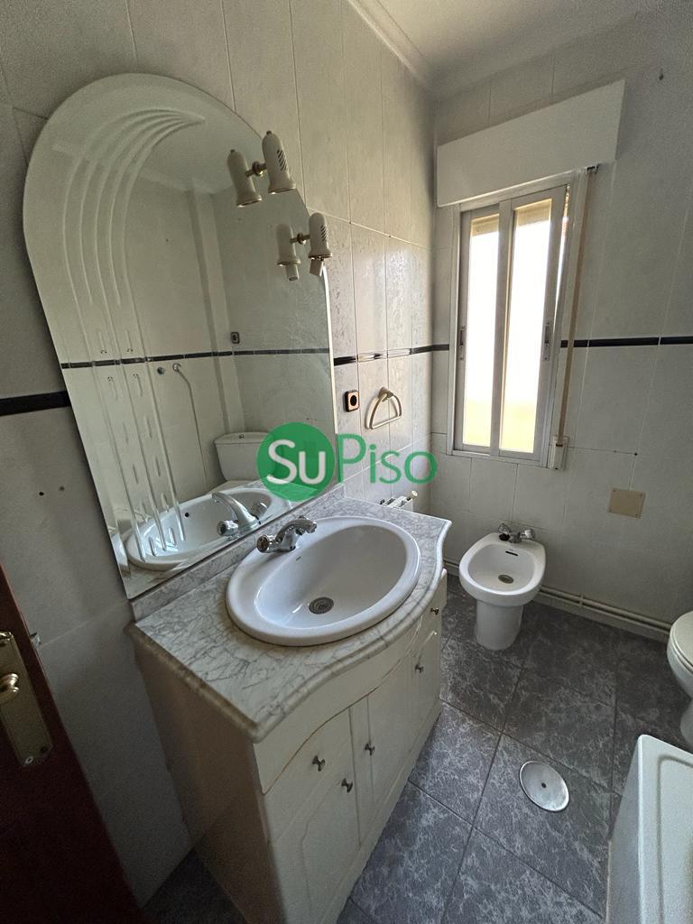For sale of chalet in Yeles
