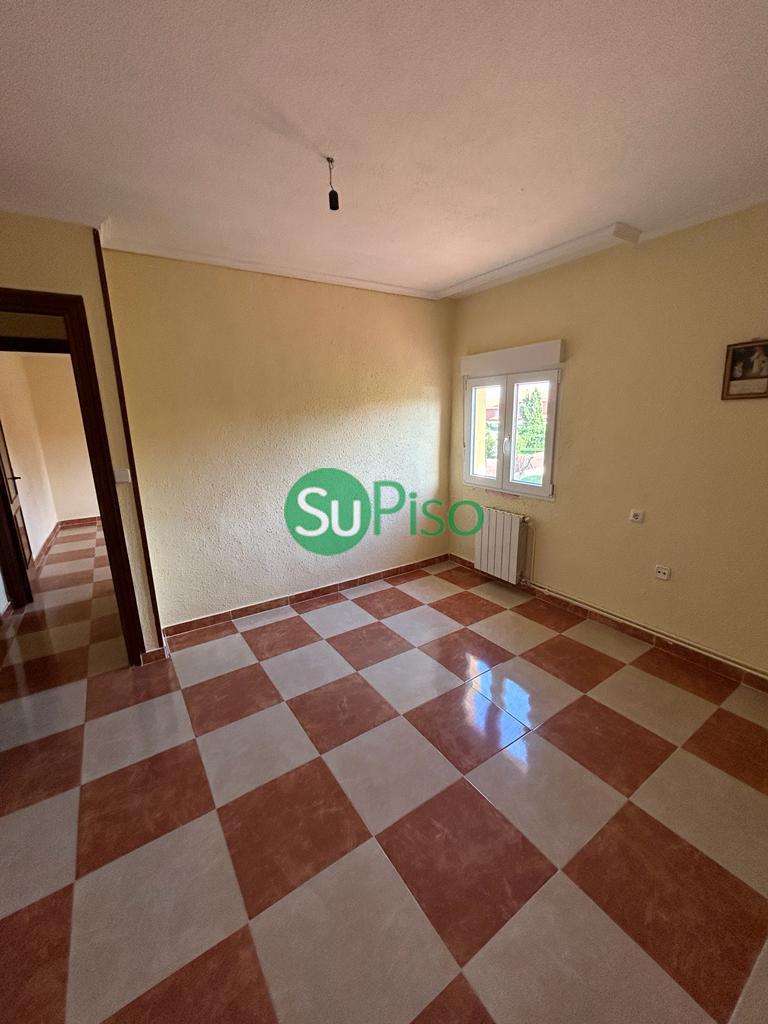 For sale of chalet in Yeles