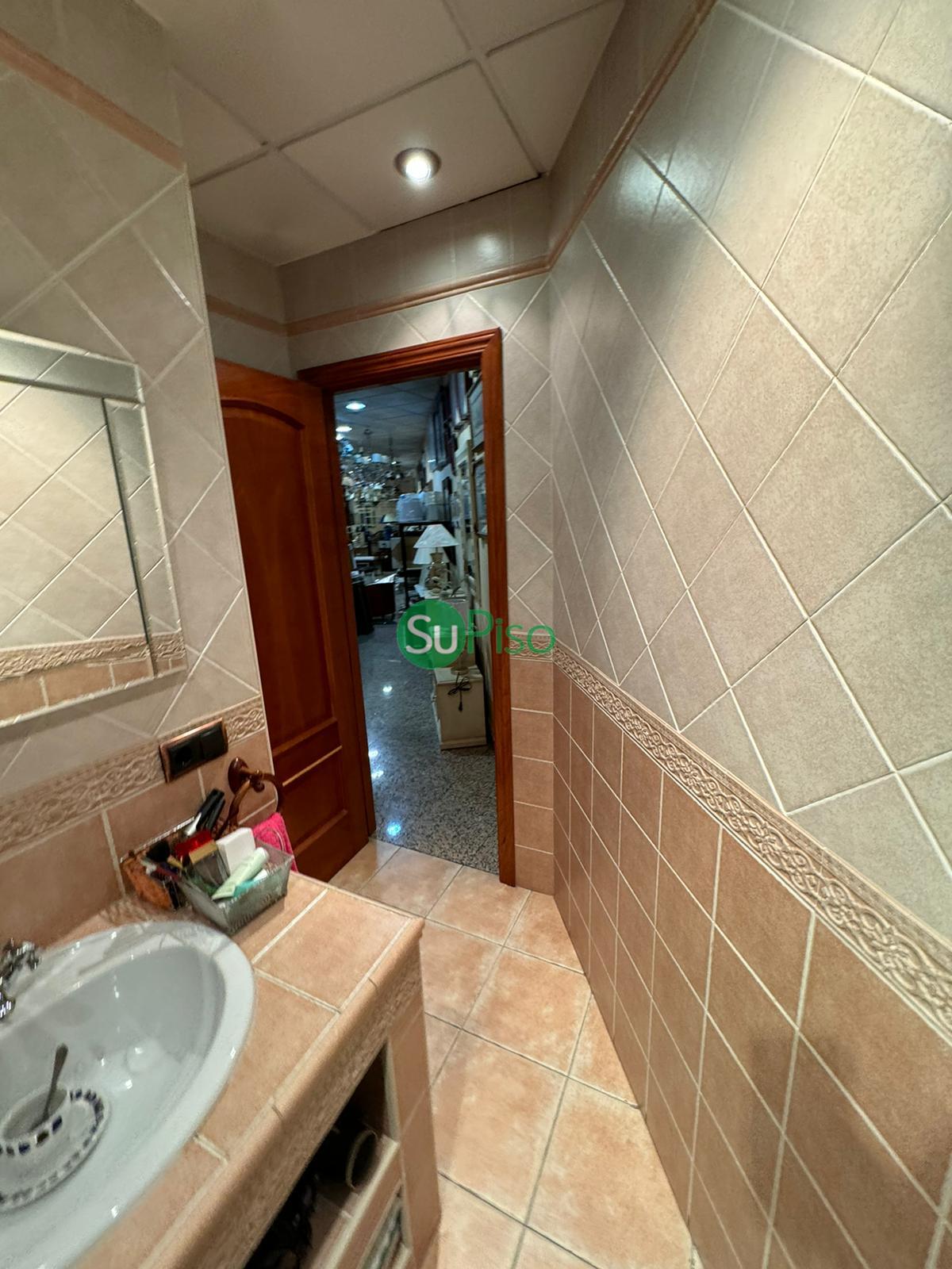 For sale of commercial in Illescas