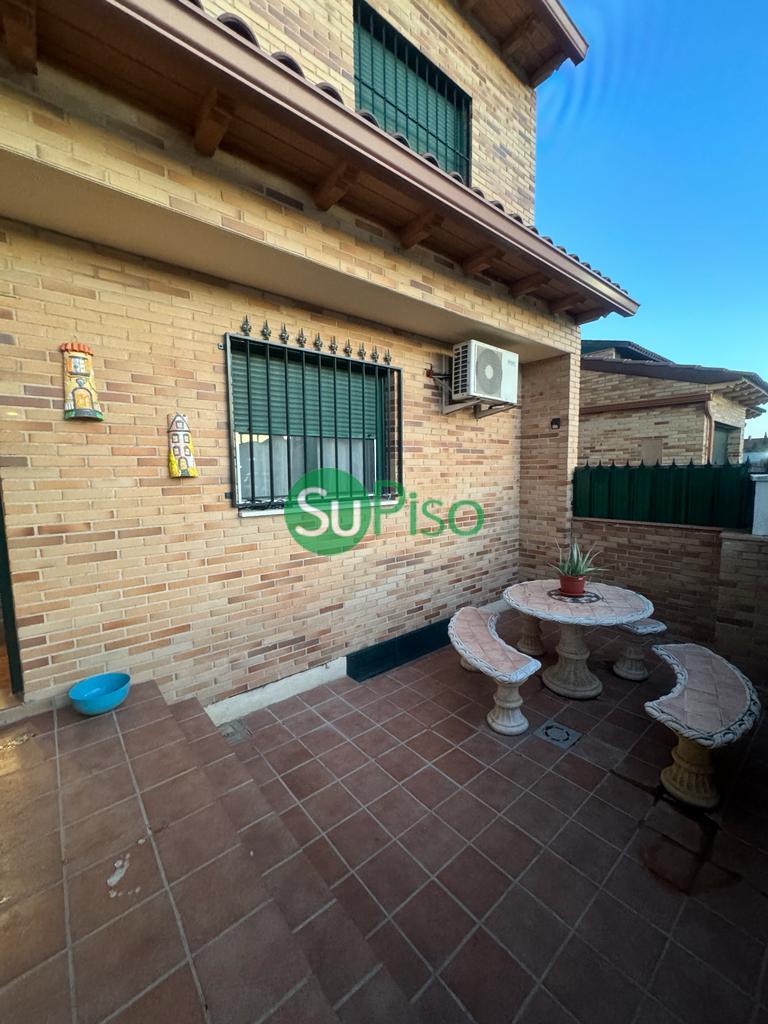 For sale of chalet in Pantoja