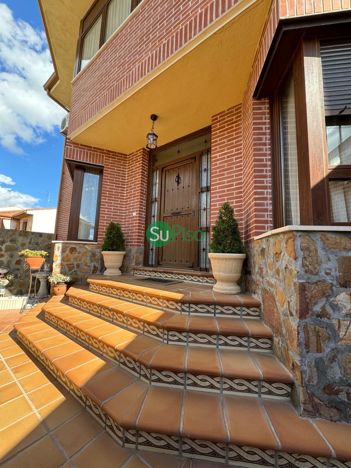 Venta de chalet en Esquivias