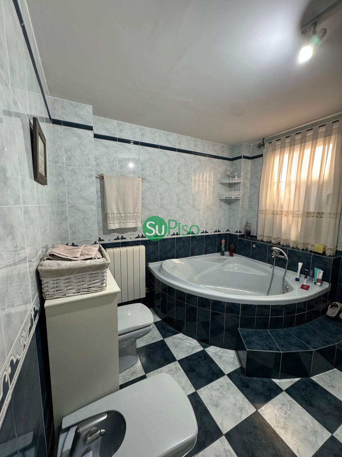 Venta de chalet en Esquivias