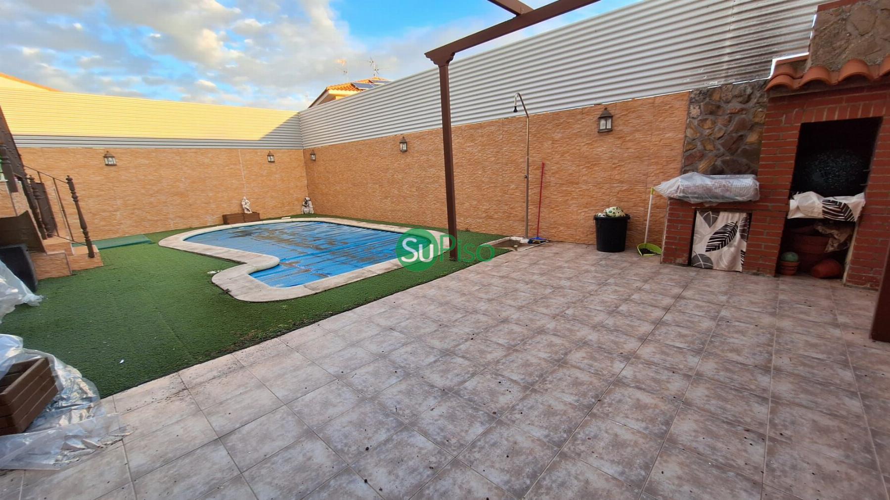 Venta de chalet en Esquivias