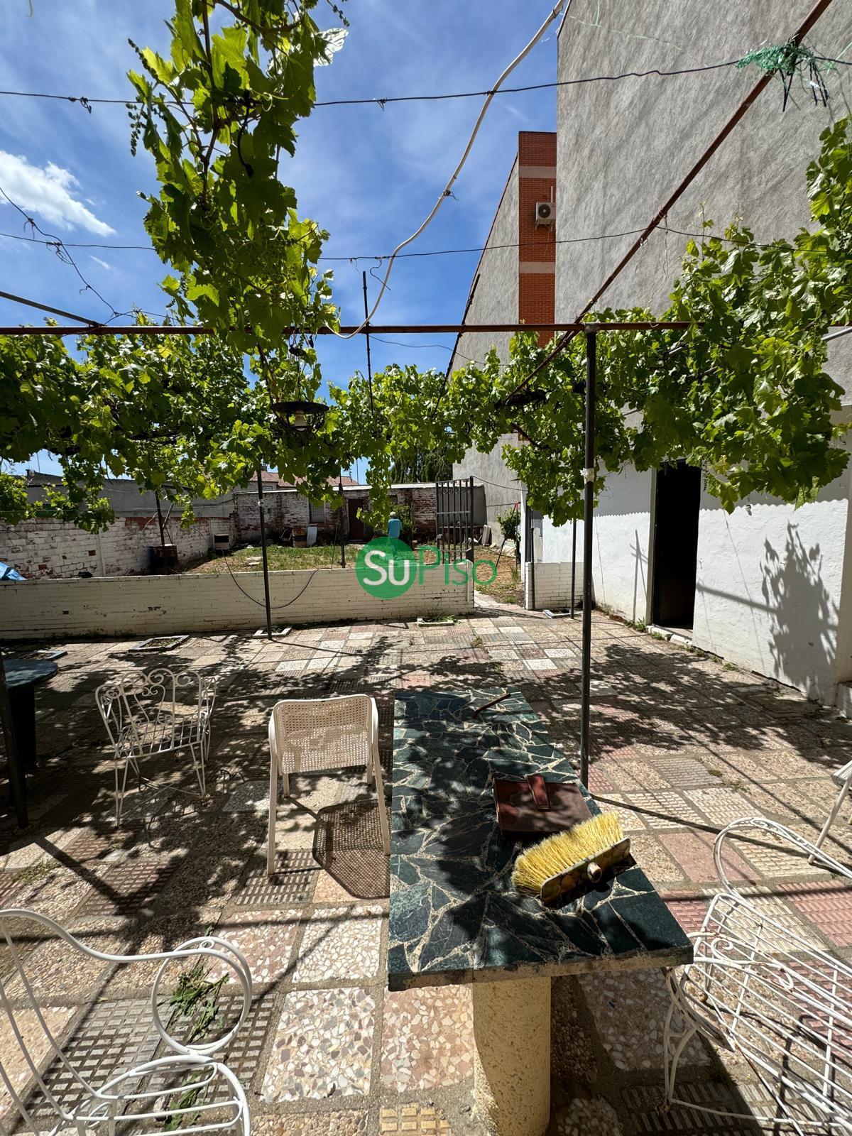 For sale of house in Yeles