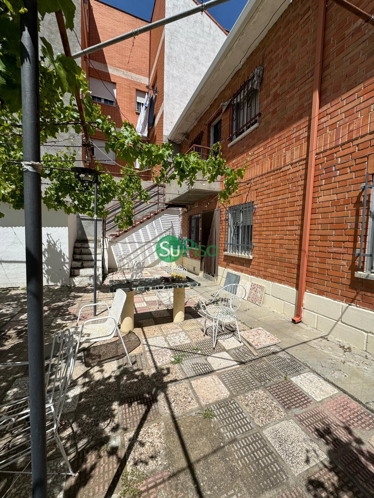 For sale of house in Yeles