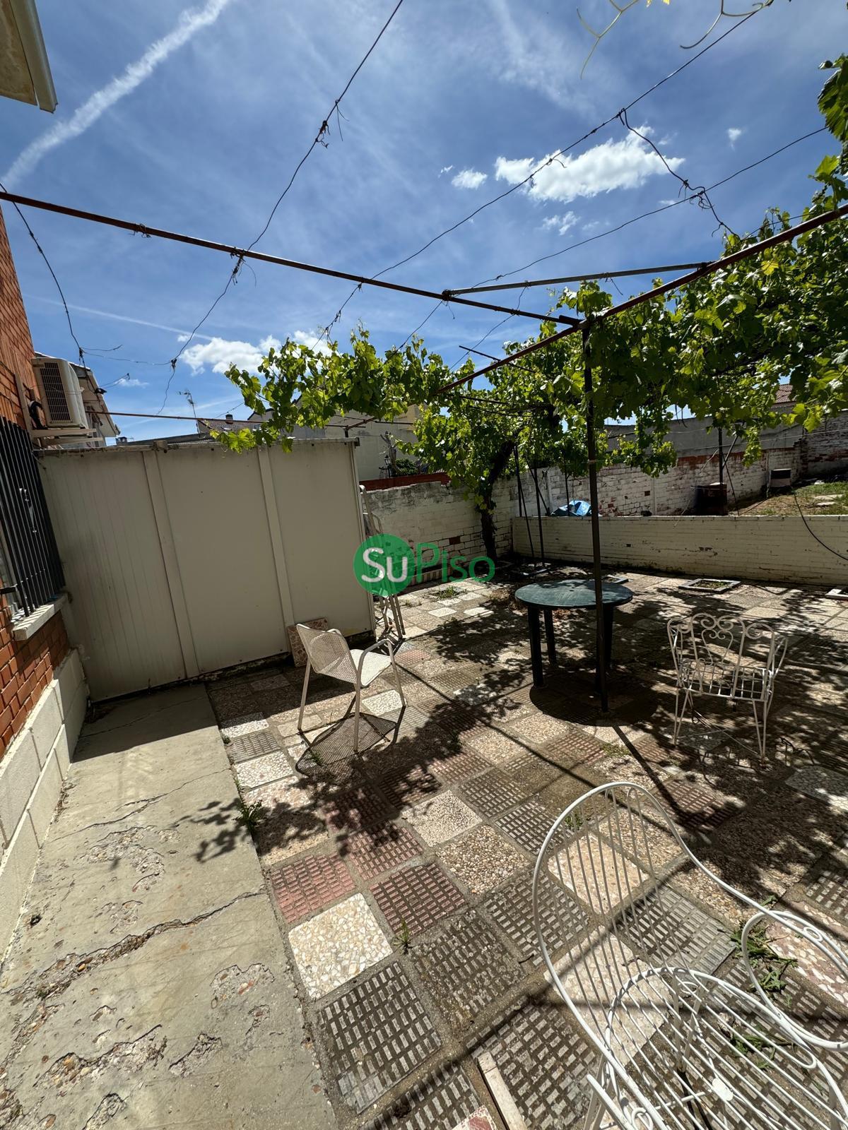 For sale of house in Yeles