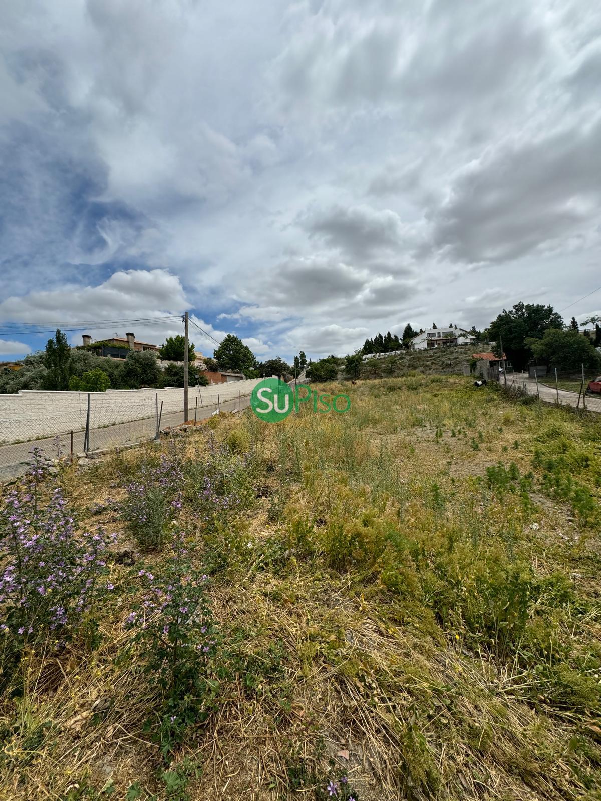 For sale of land in Yeles