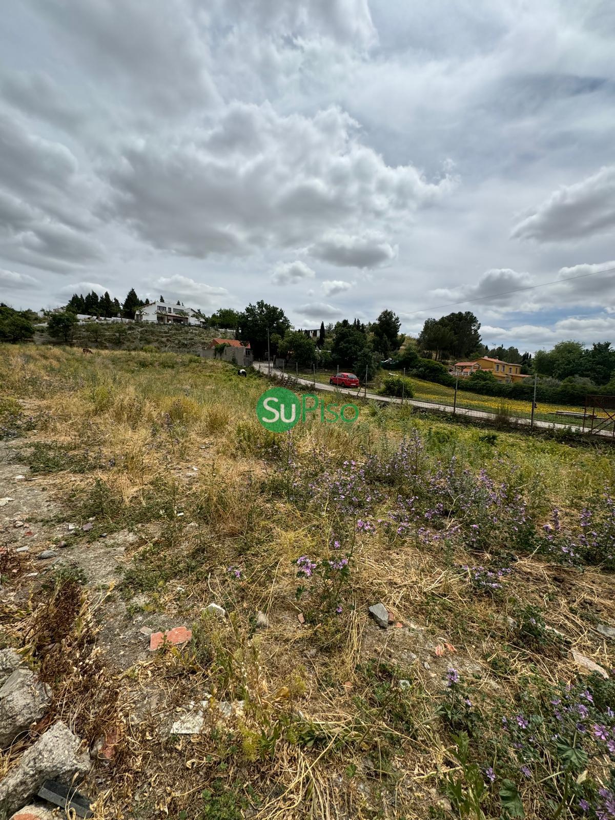 For sale of land in Yeles