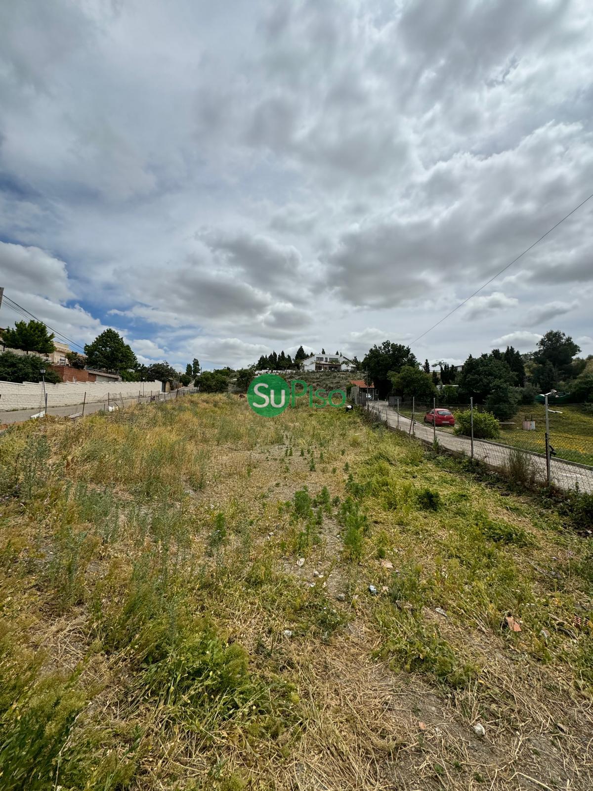 For sale of land in Yeles