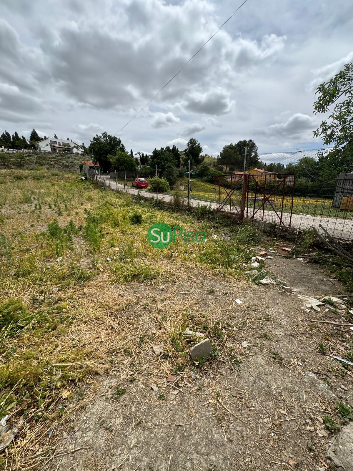 For sale of land in Yeles