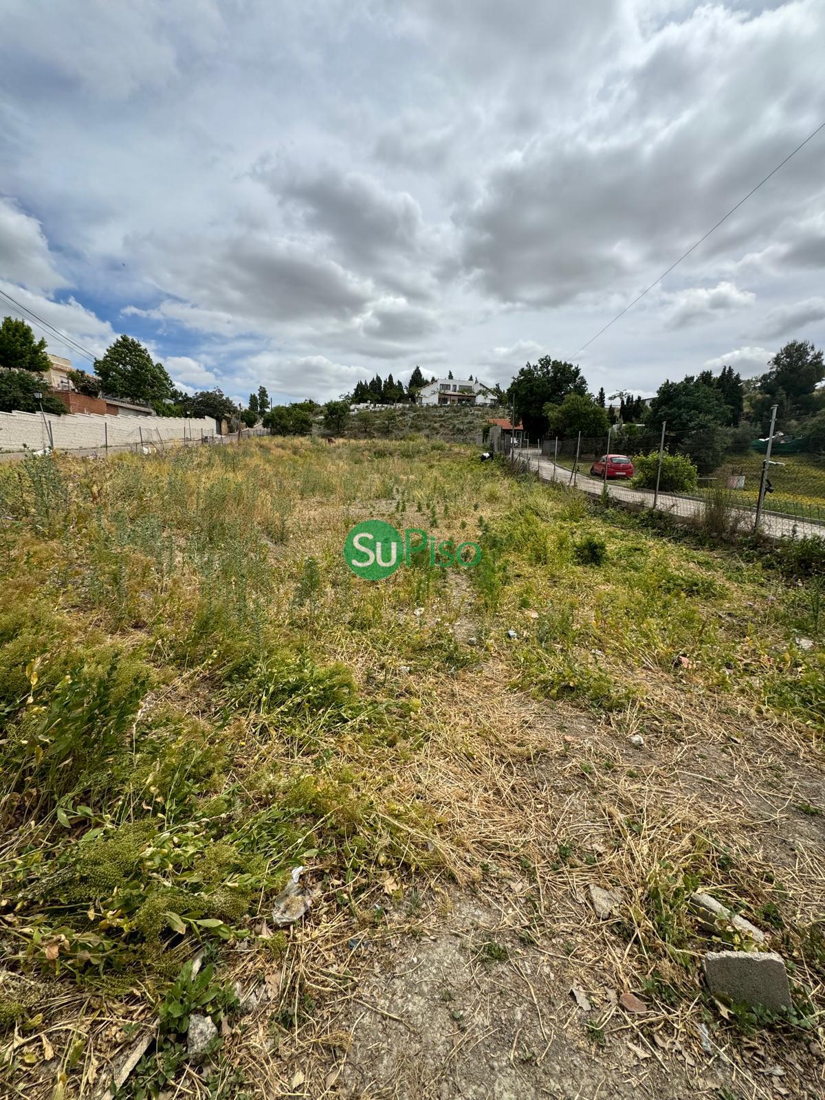 For sale of land in Yeles