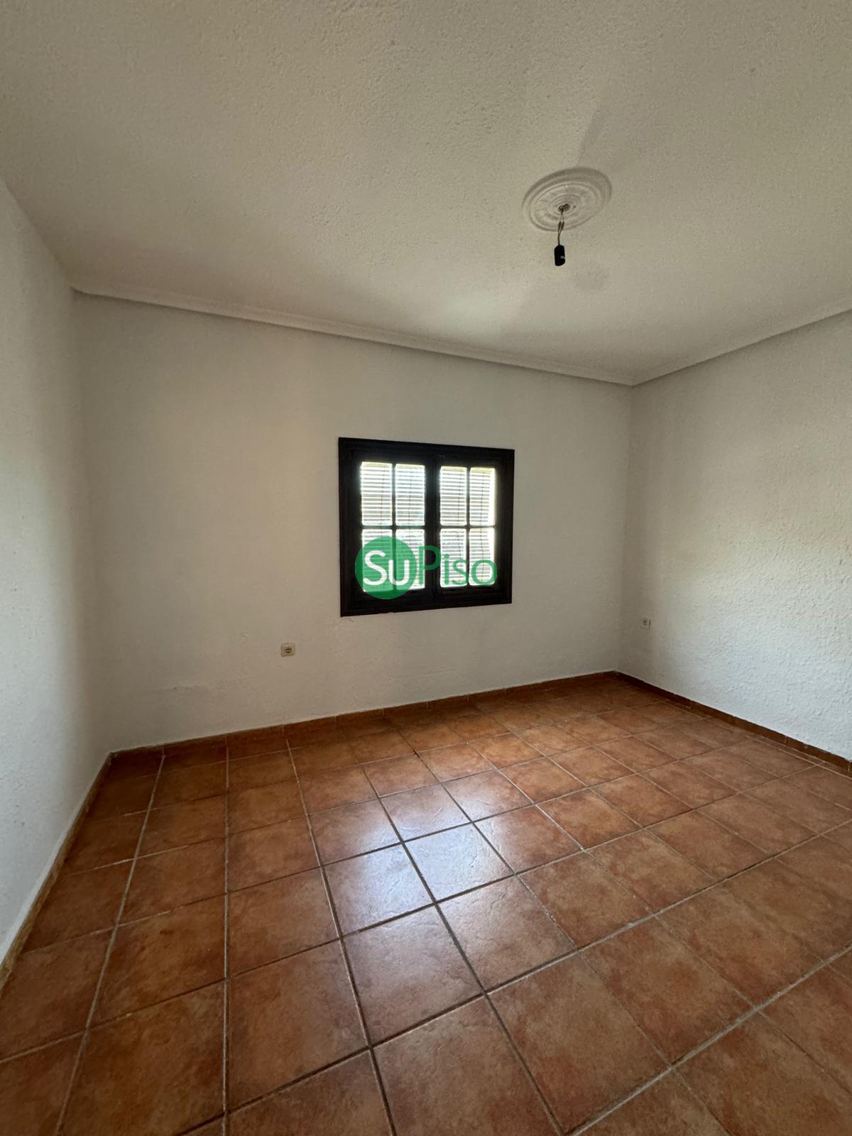For sale of building in Recas