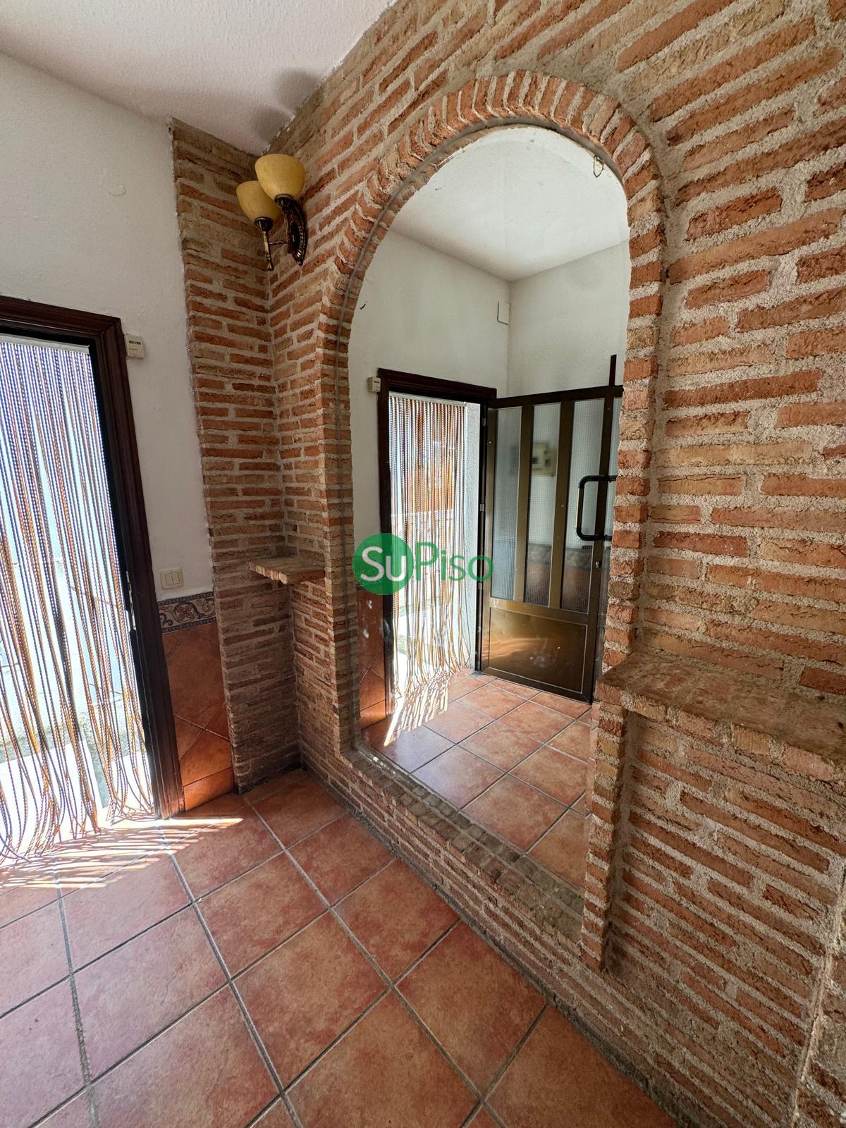 For sale of building in Recas