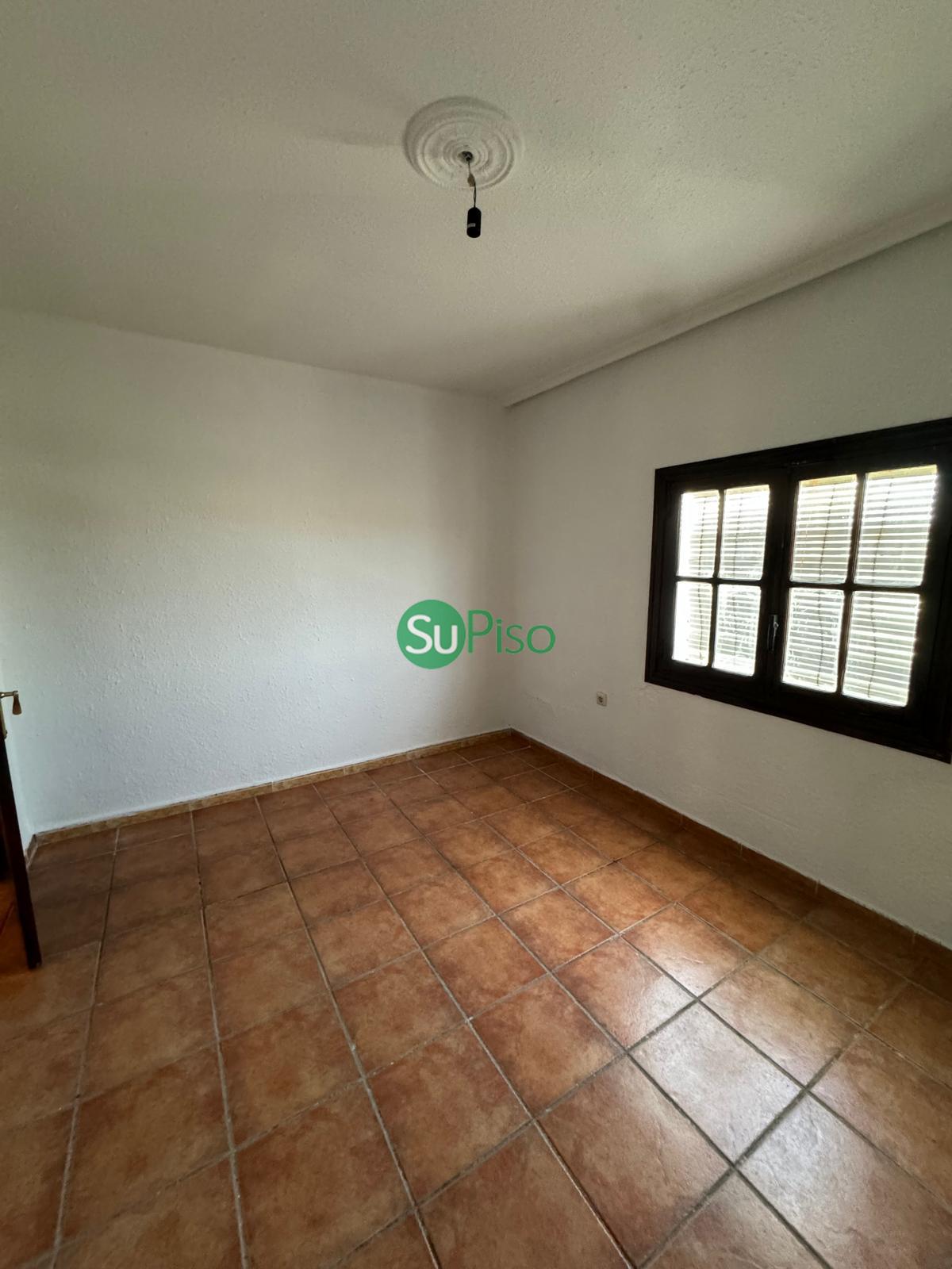 For sale of building in Recas