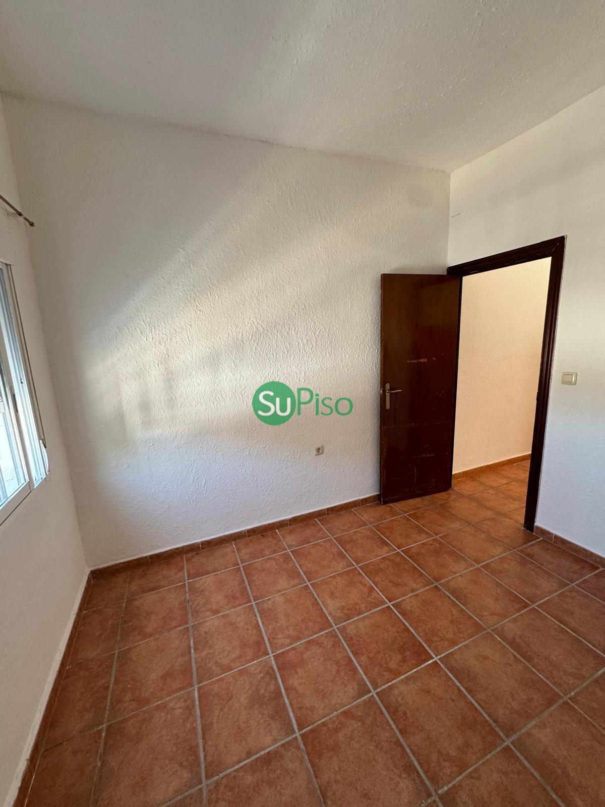 For sale of building in Recas