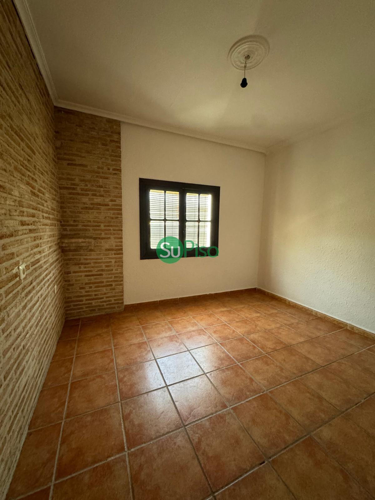 For sale of building in Recas