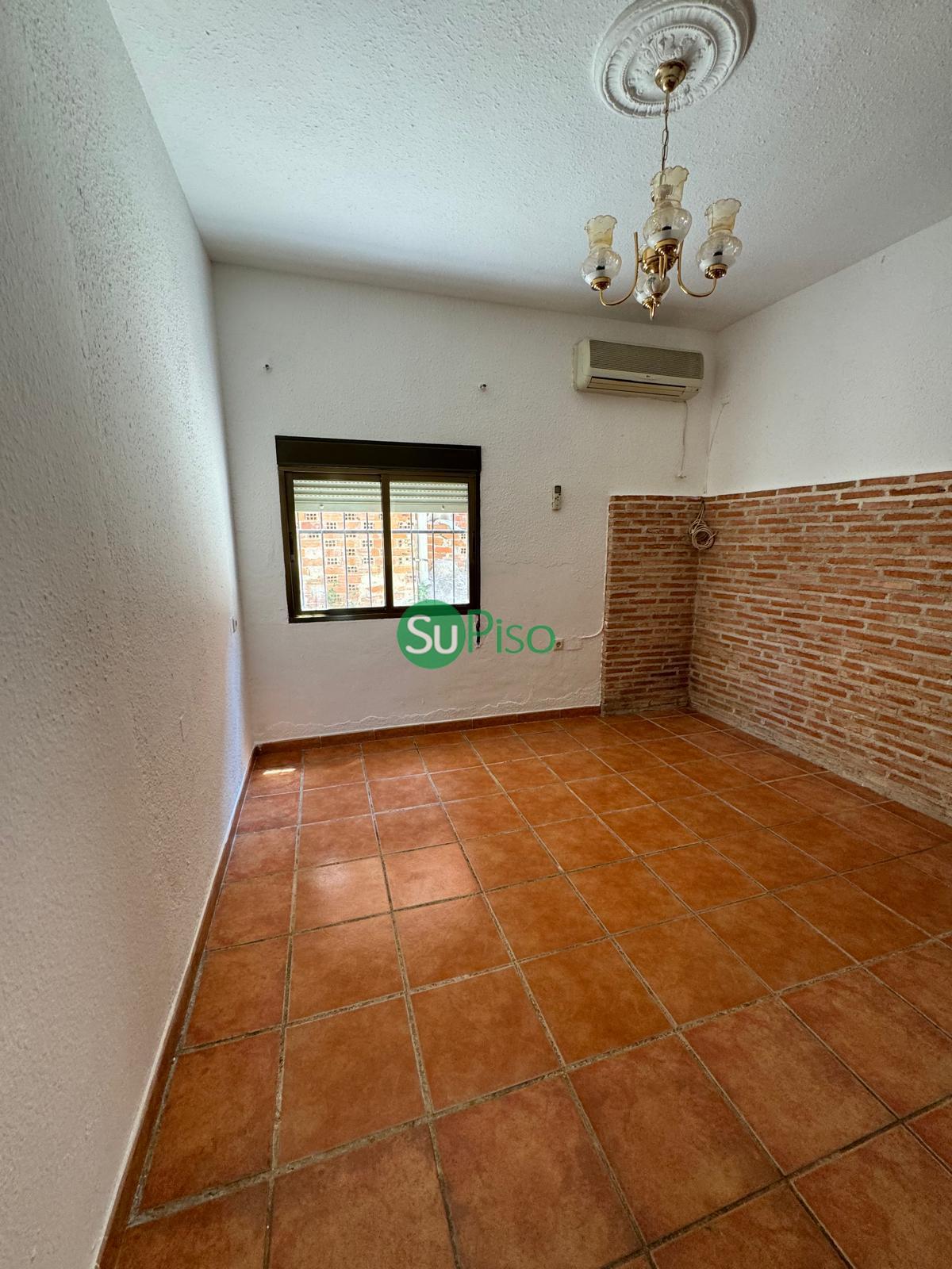 For sale of building in Recas
