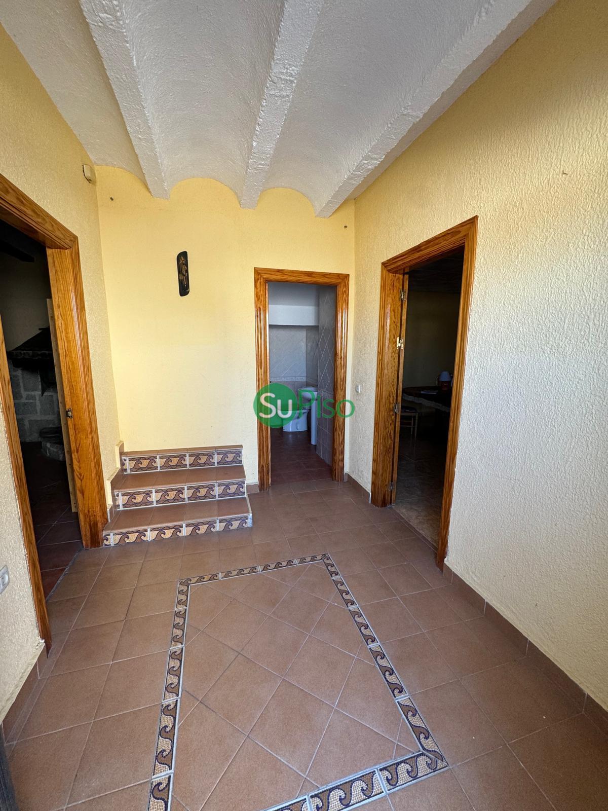 For sale of building in Recas