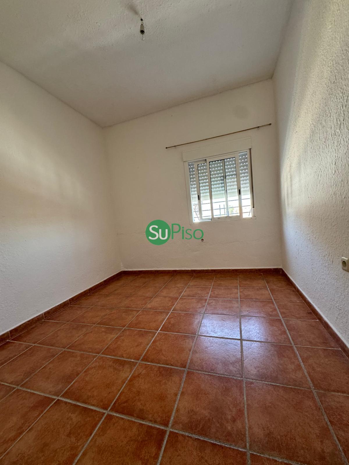 For sale of building in Recas
