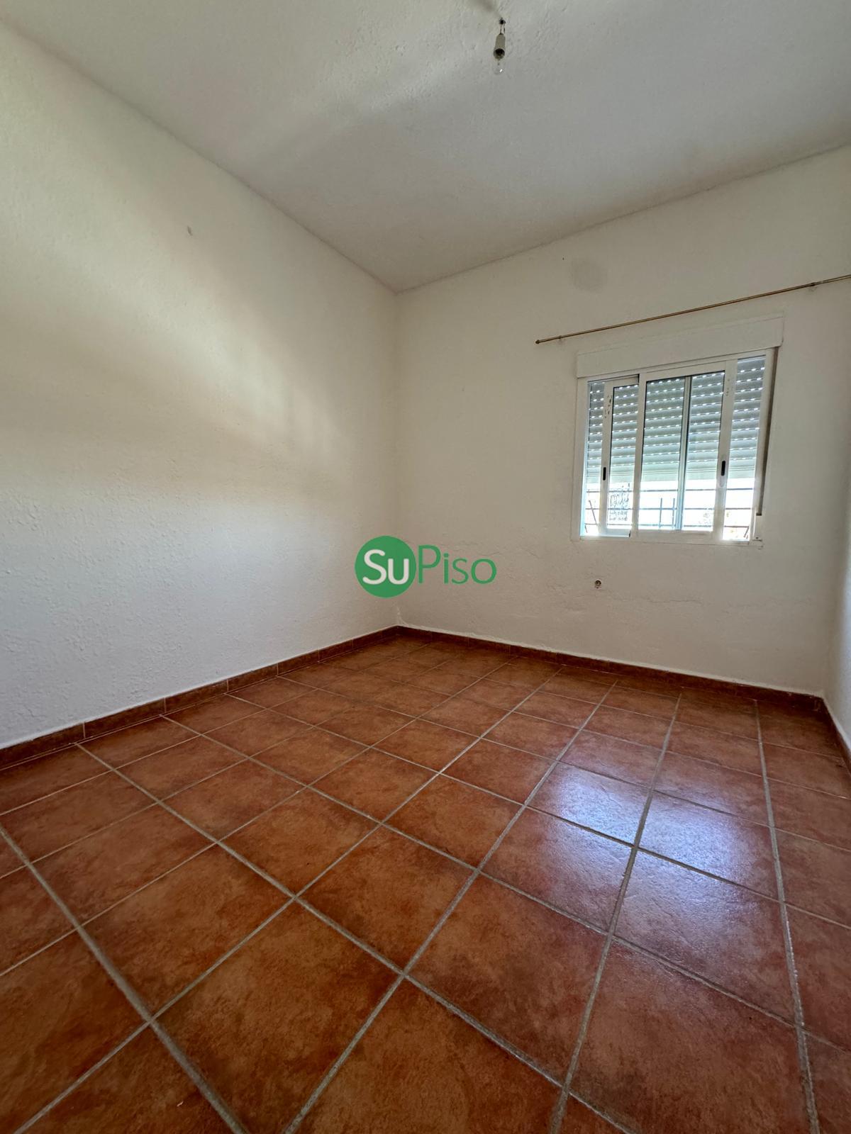 For sale of building in Recas