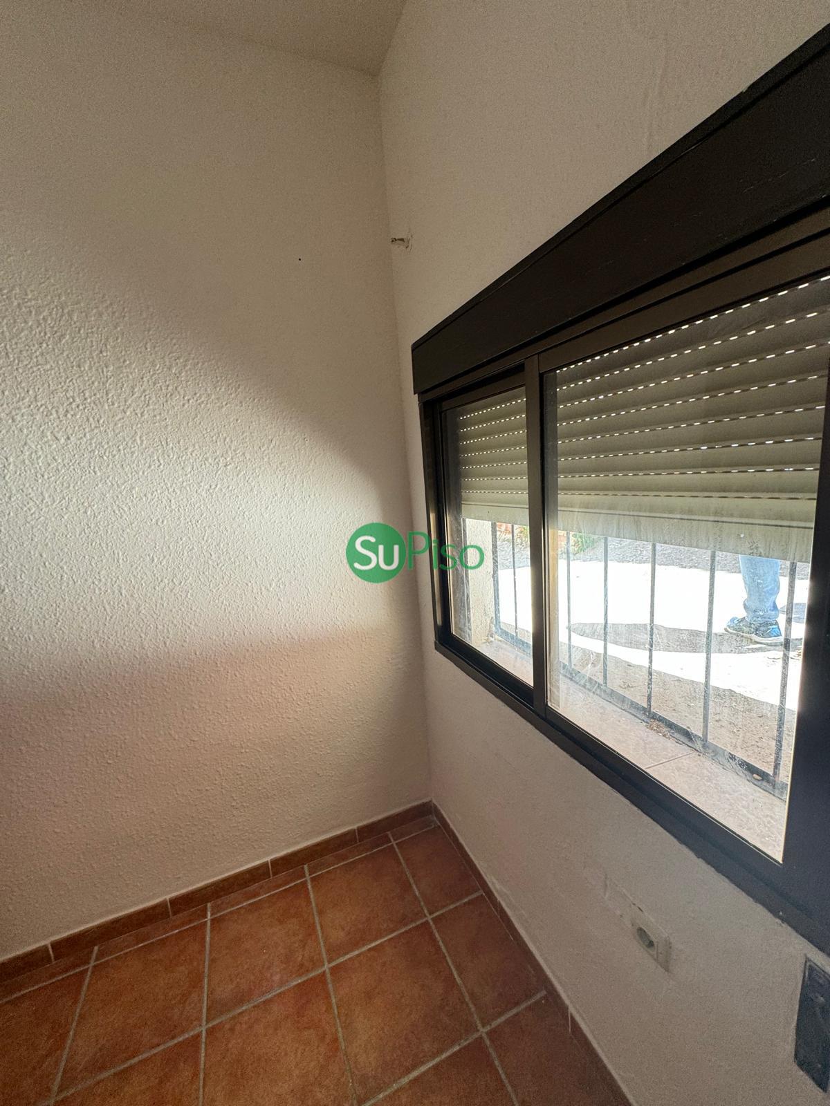 For sale of building in Recas