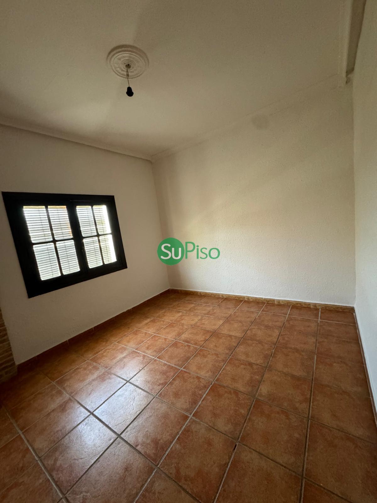 For sale of building in Recas