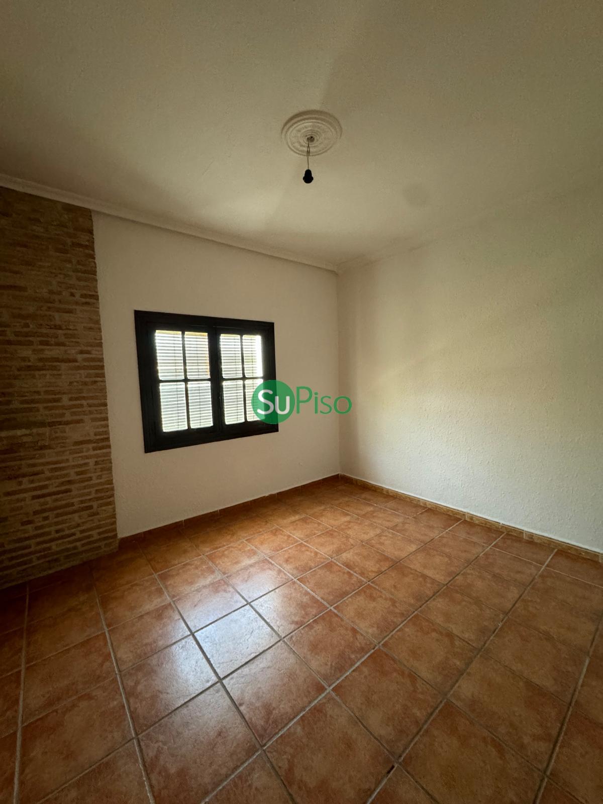 For sale of building in Recas