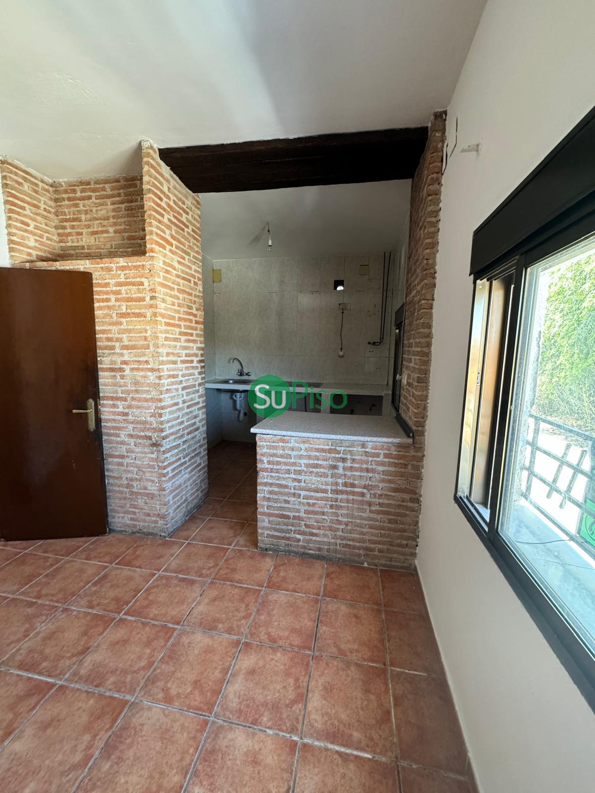 For sale of building in Recas