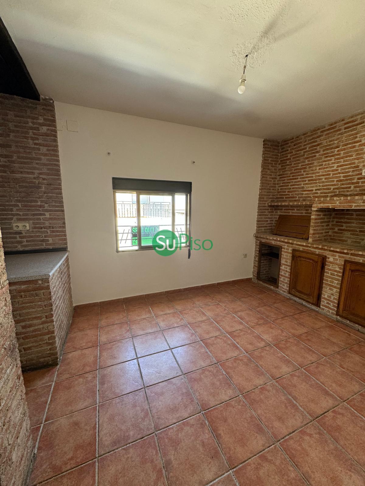 For sale of building in Recas