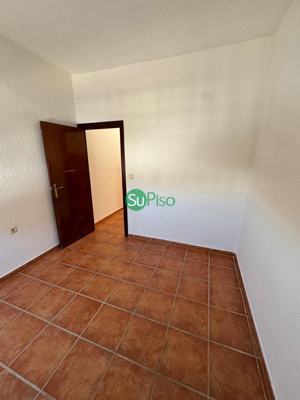 For sale of building in Recas