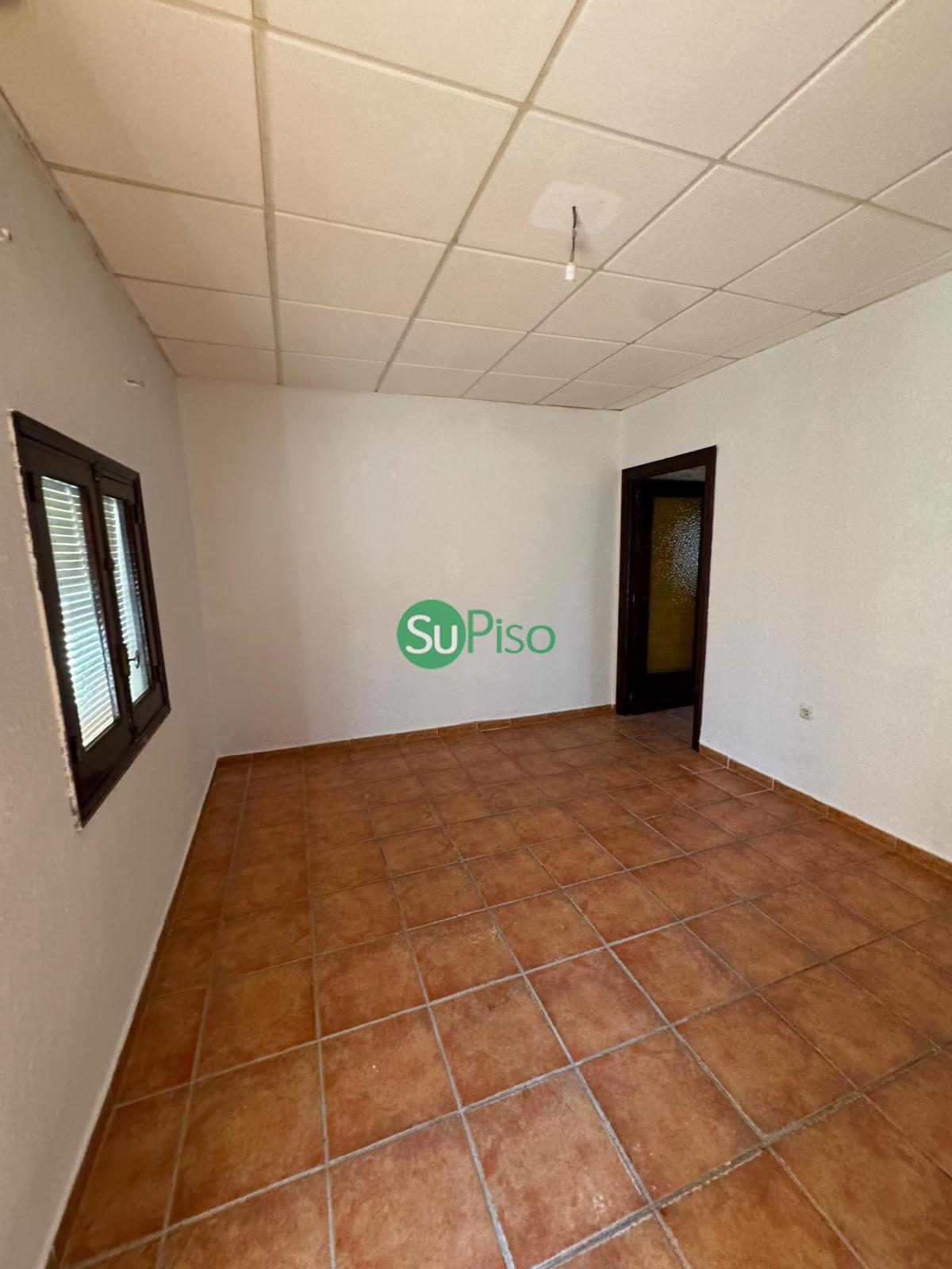 For sale of building in Recas