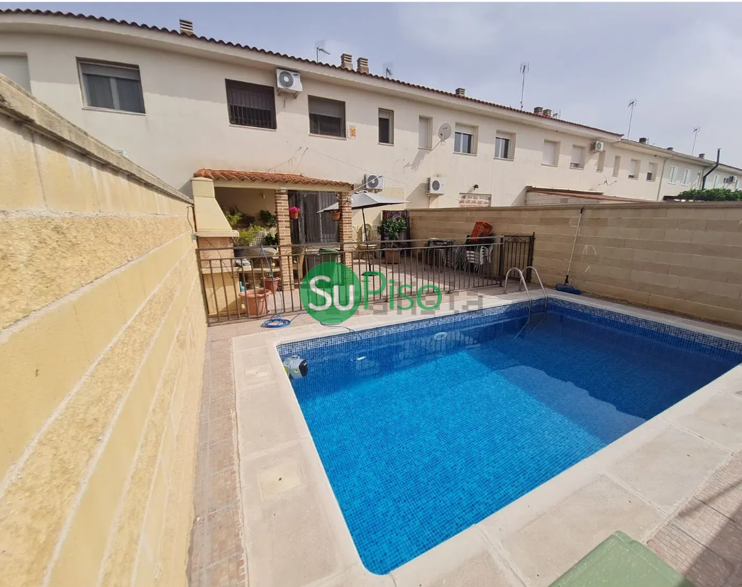 For sale of chalet in Yeles