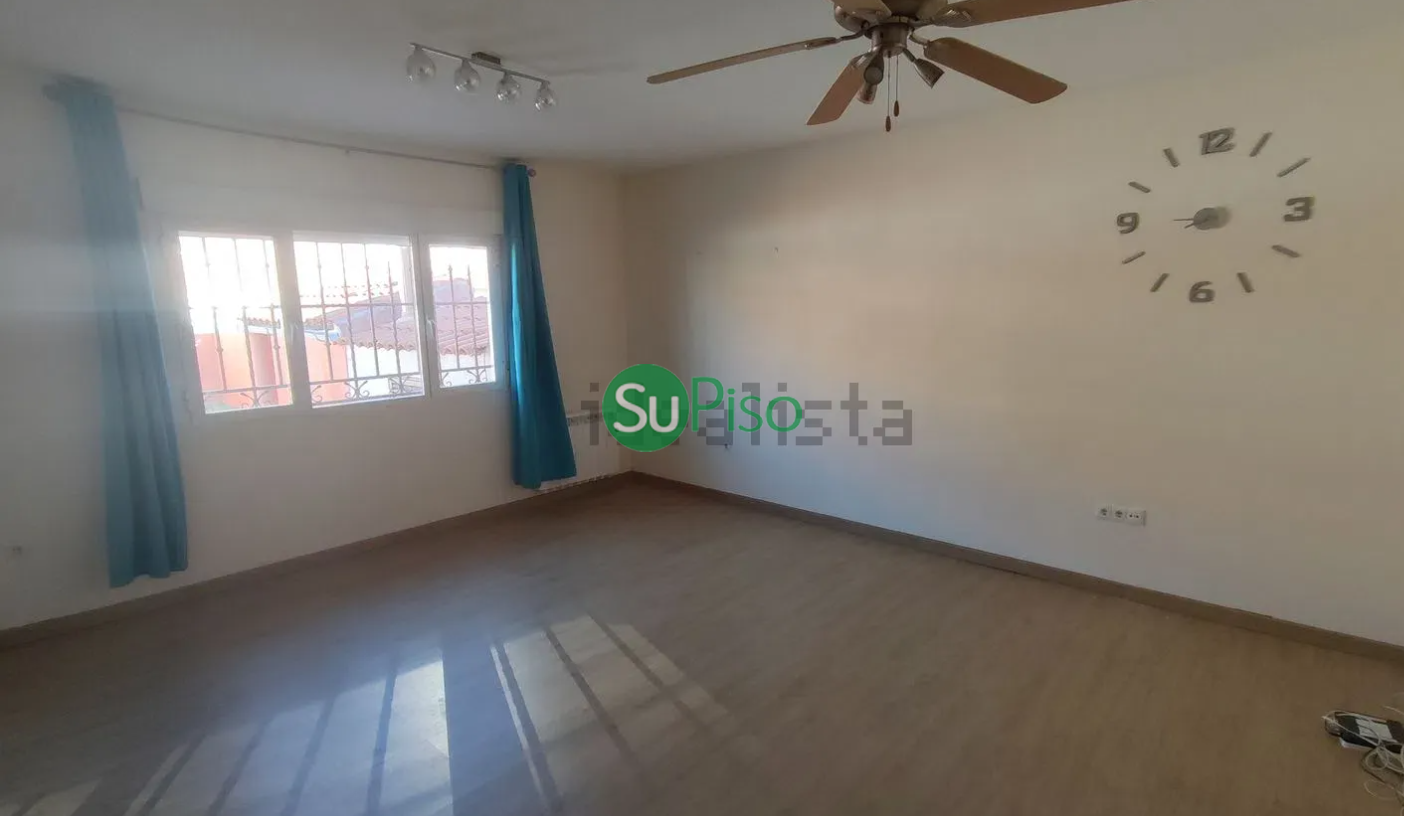 For sale of chalet in Yeles