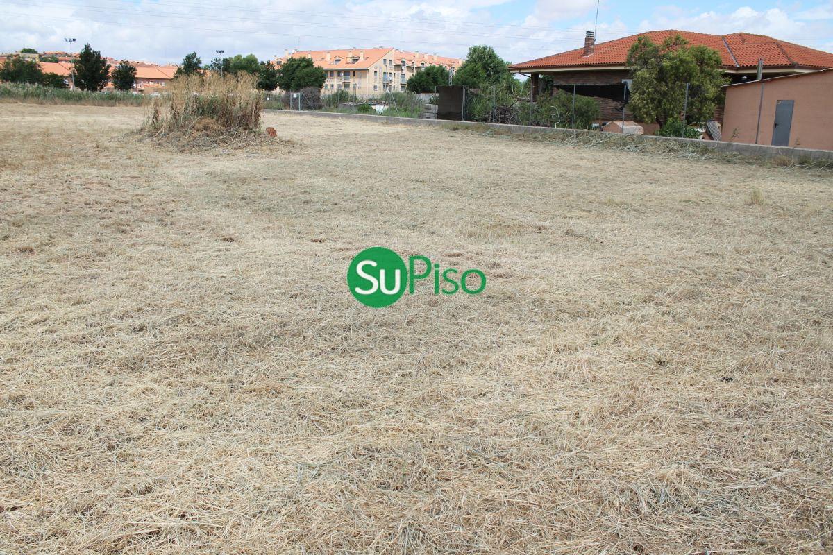 For sale of land in Yeles