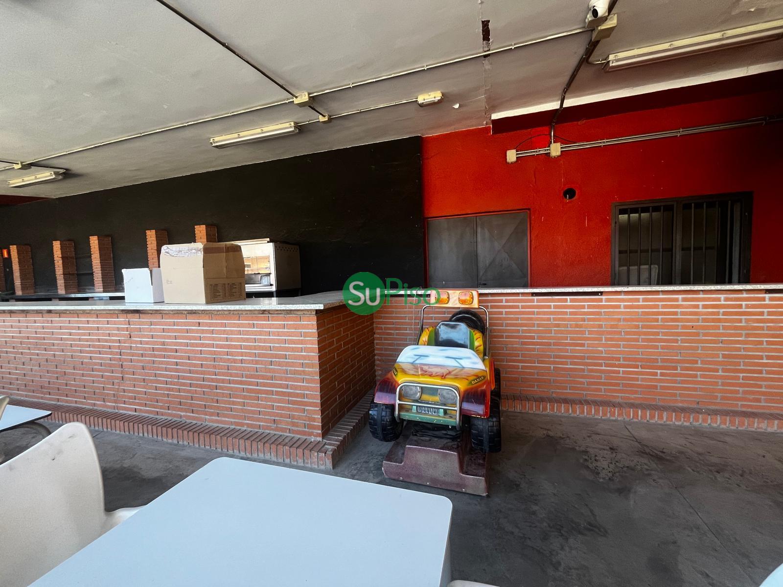 For sale of commercial in Yeles