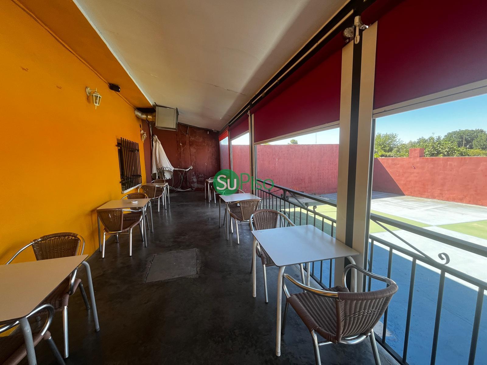 For sale of commercial in Yeles