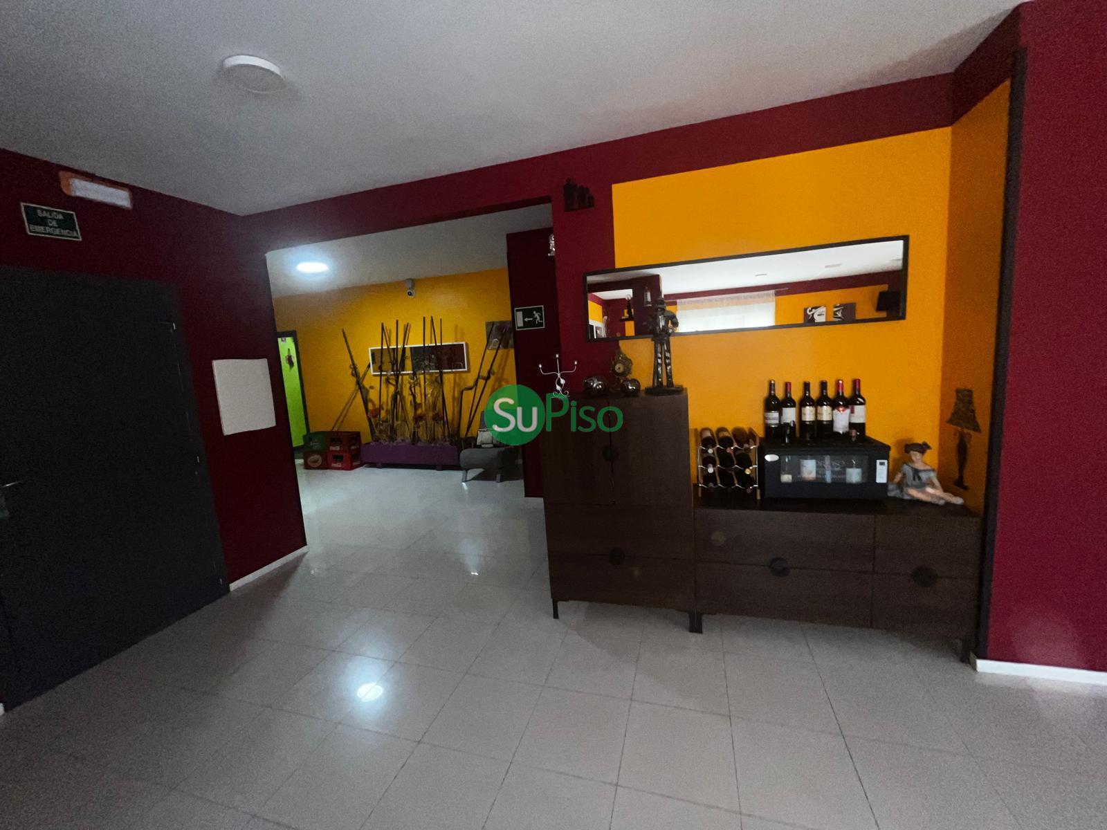 For sale of commercial in Yeles
