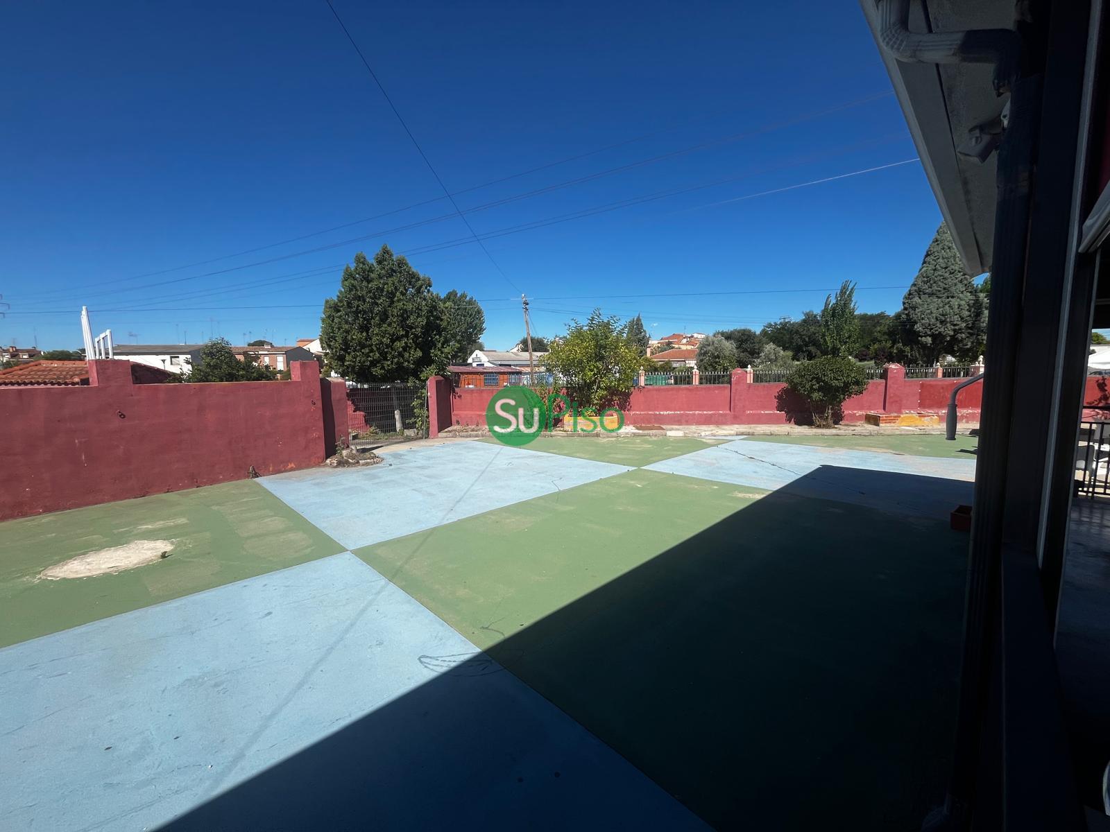 For sale of commercial in Yeles