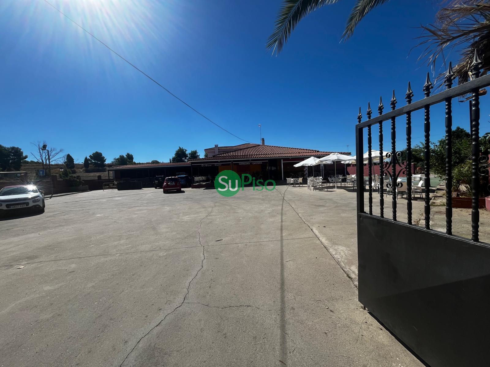 For sale of commercial in Yeles