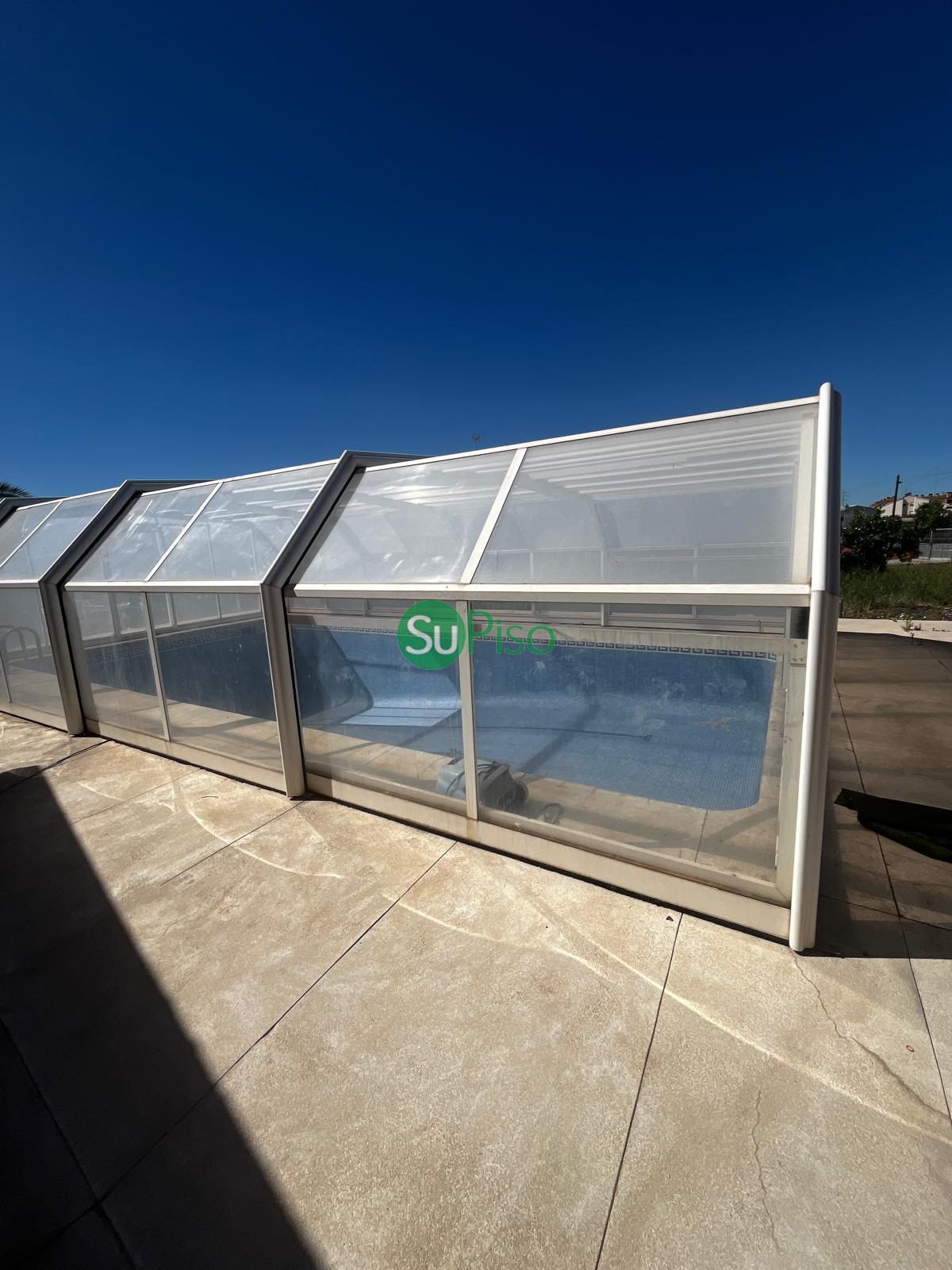 For sale of commercial in Yeles
