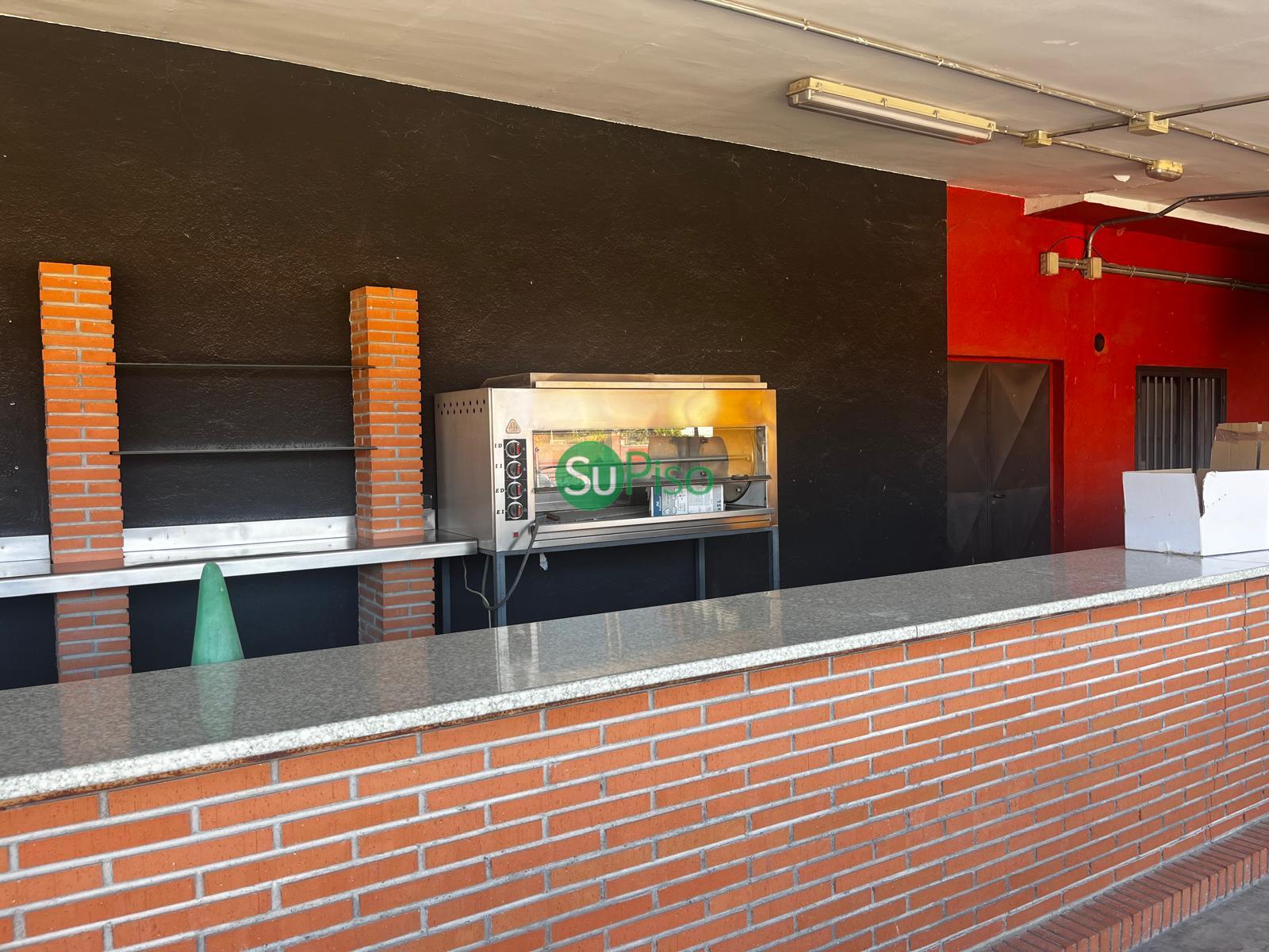 For sale of commercial in Yeles