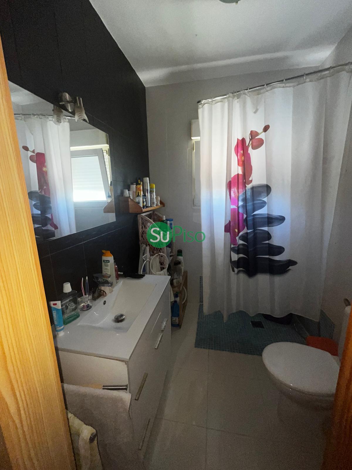 For sale of commercial in Yeles