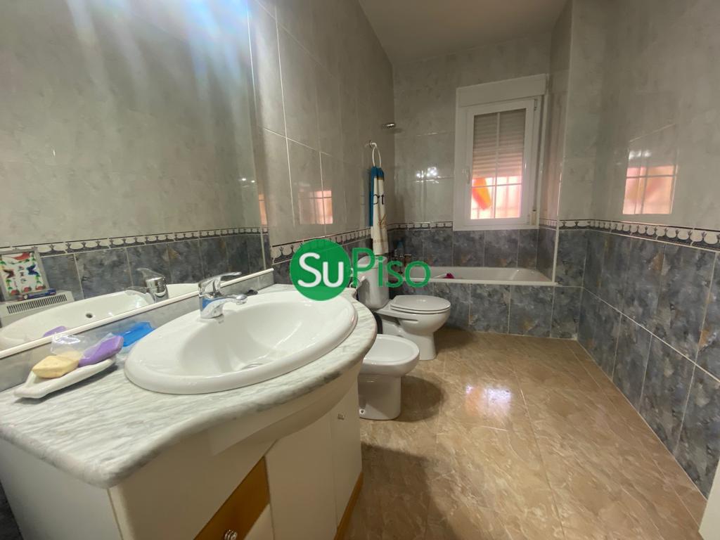 Venta de chalet en Yeles