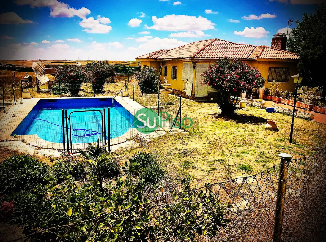 For sale of house in Palomeque