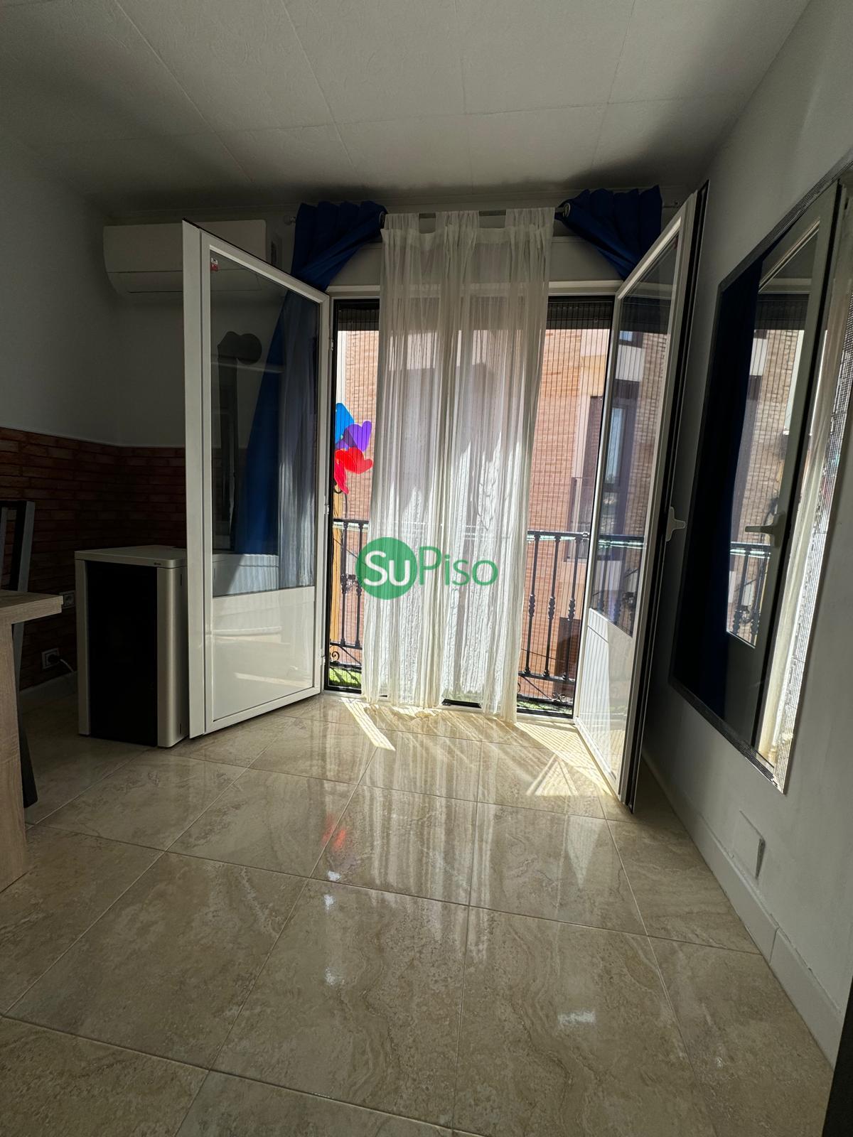 For sale of flat in El Viso de San Juan