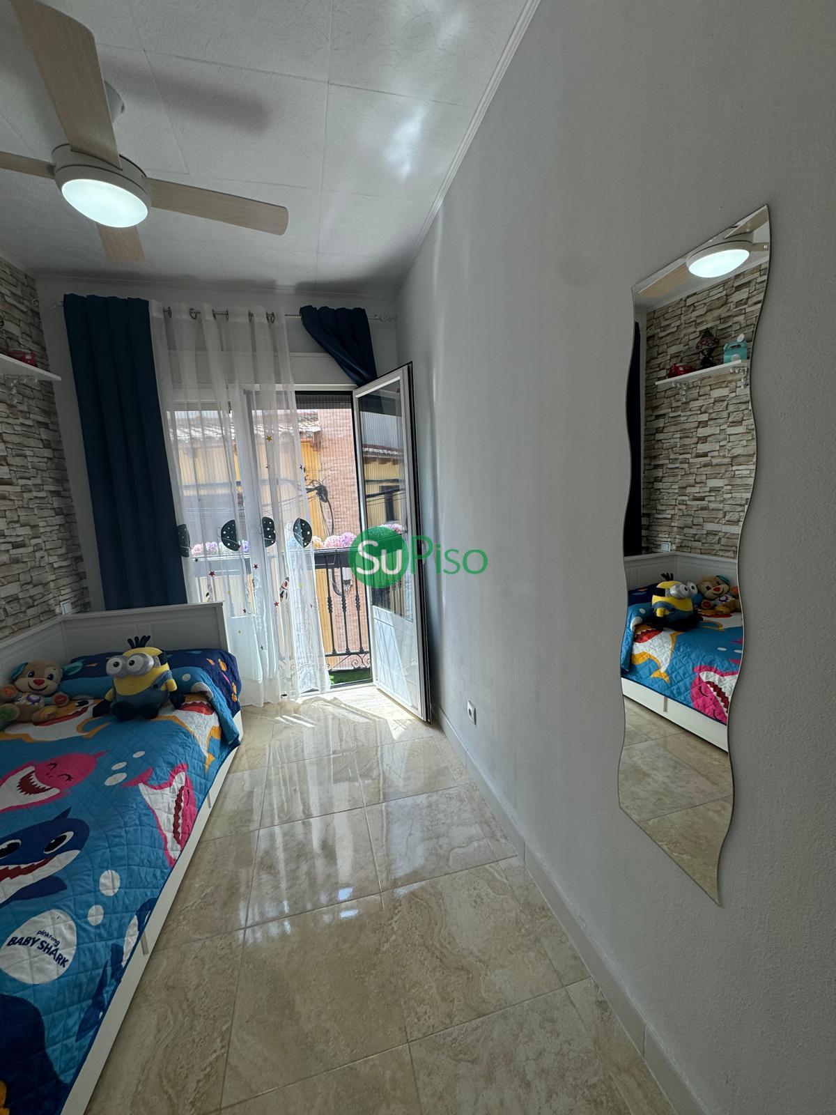 For sale of flat in El Viso de San Juan