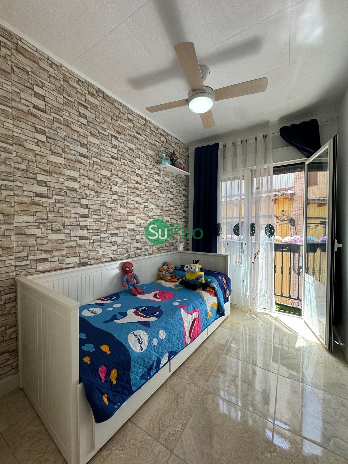 For sale of flat in El Viso de San Juan